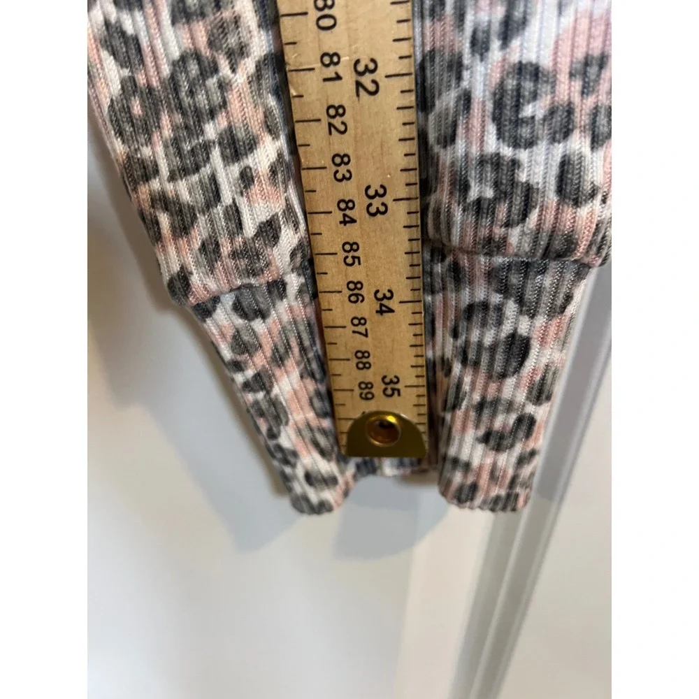 Secret Treasures Womens Pajama Pants Ribbed Leopard Print Pink‎ Gray Size M